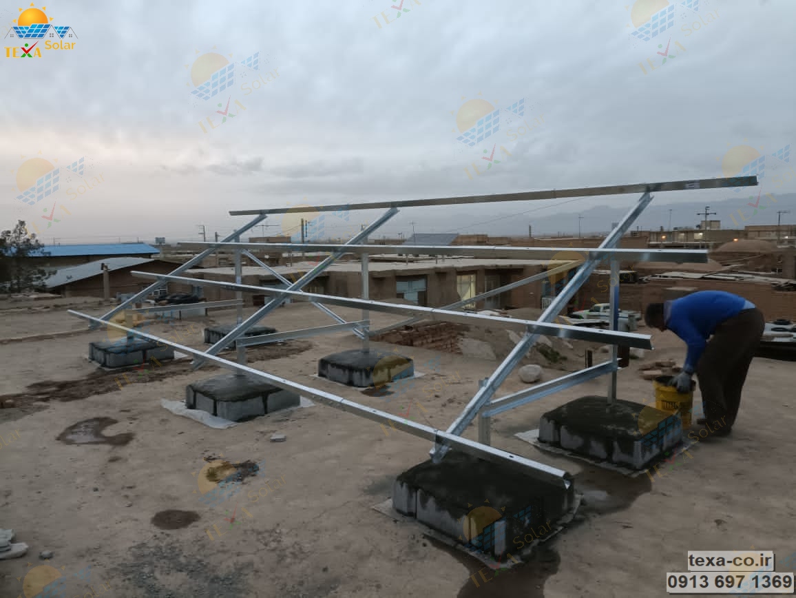 پایه پنل خورشیدی تکسا نصب شده در خراسان رضوی